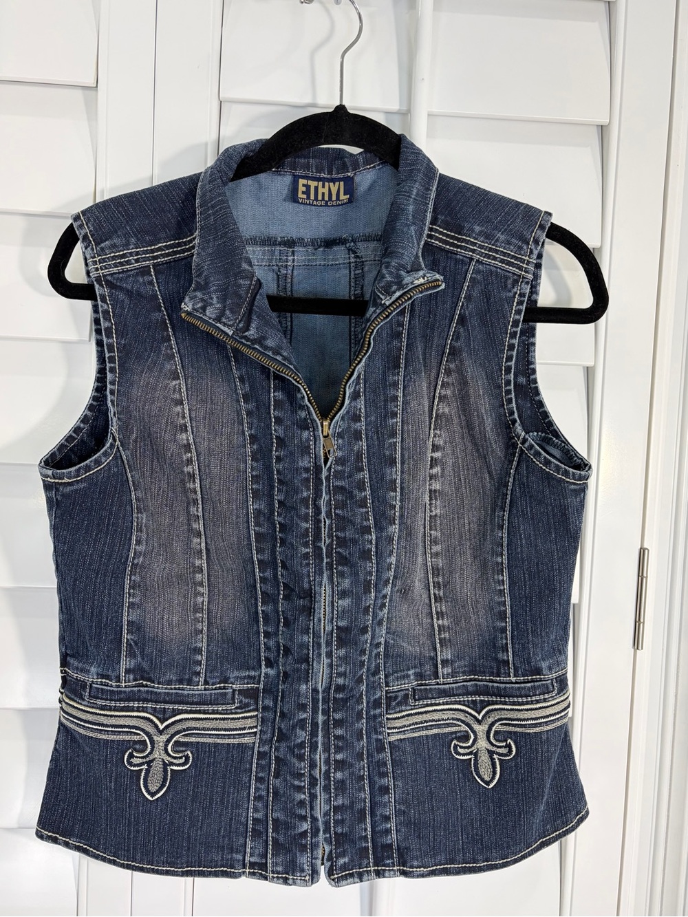 ETHYL Vintage Denim Zip-Front Vest with Fleur de lis Embroidery (4)